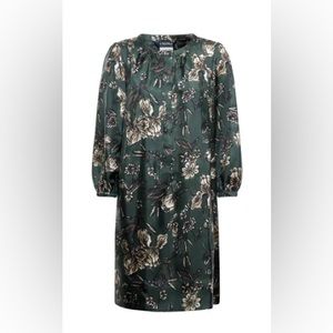 Max Mara silk dress 2022 NWT stunning fall/winter dress